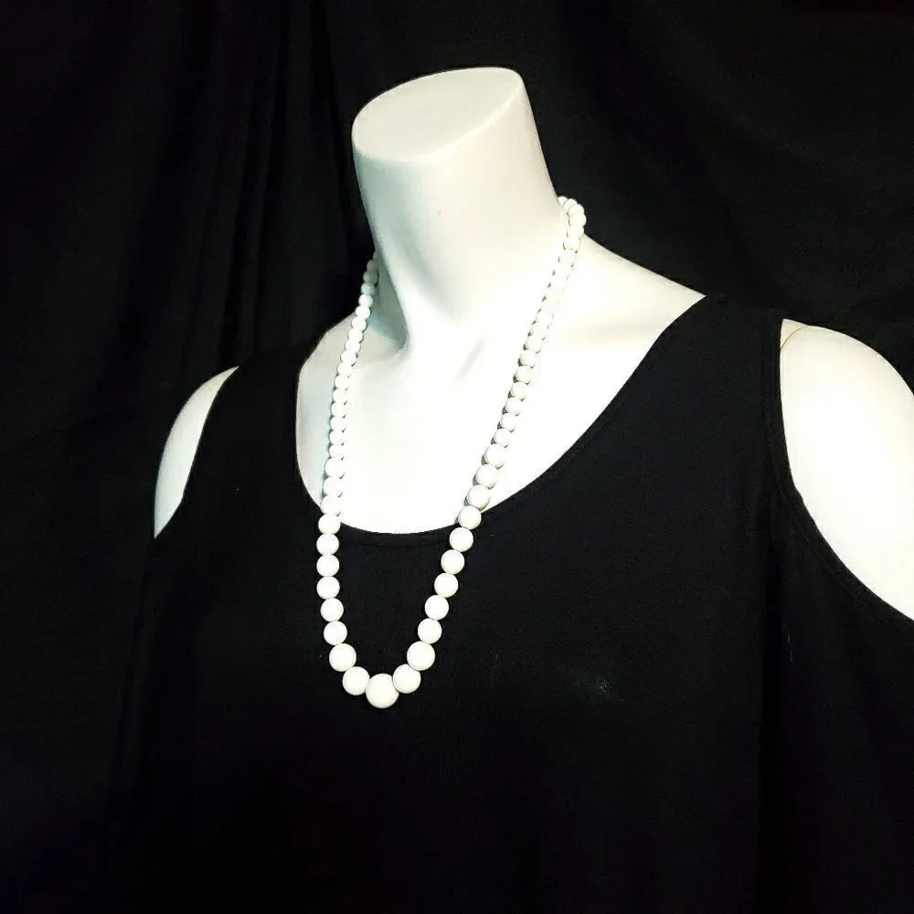 Vintage White Beaded Necklace